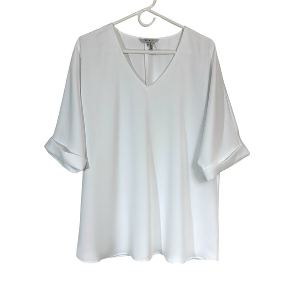 Zozo White V-neck - Picture 1 of 5